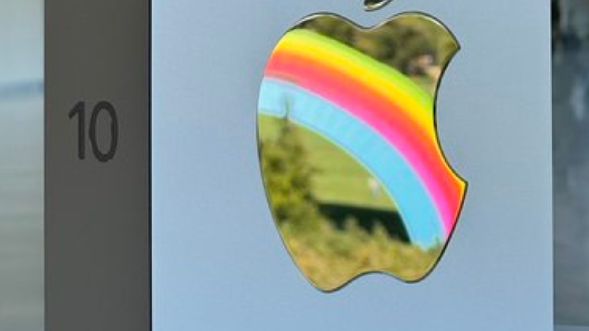 Apple's Gift To Employees