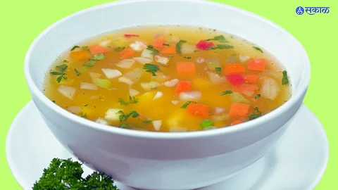 Healthy Soups for Cold-Cough : सर्दी-खोकल्यापासून आराम देतील ‘हे’ हेल्दी सूप्स; बनवण्याची पद्धत घ्या जाणून