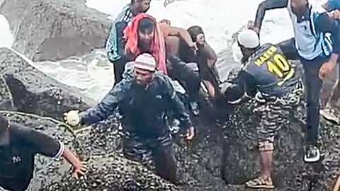 Ratnagiri Police Selfie Sea