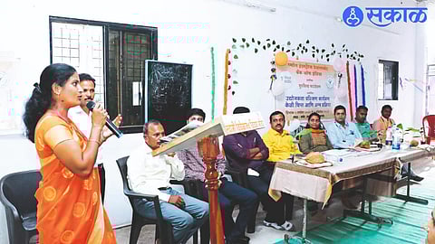 SIDBI Deputy General Manager Priyanka Gaikwad and dignitaries guiding on Sunday at the conclusion of a training camp for women on banana chips and food processing.