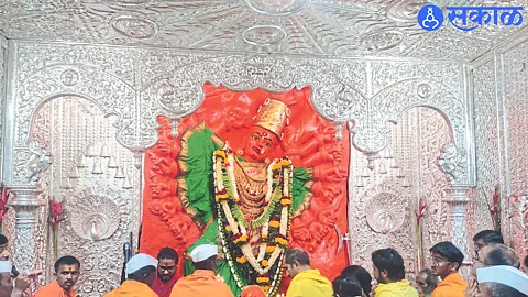 Panchamrit Mahapuja and Aarti on Vijayadashami of Adishakti Saptashringimate.