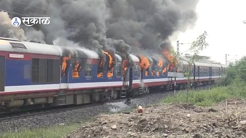 ahmednagar ashti railway fire accident today news