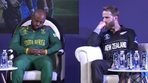 Temba Bavuma Memes:'एक काम करतो, झोपून घेतो', सोशल मीडियावर व्हायरल होतोय टेंबा बवूमा; पाहा भन्नाट मीम्स