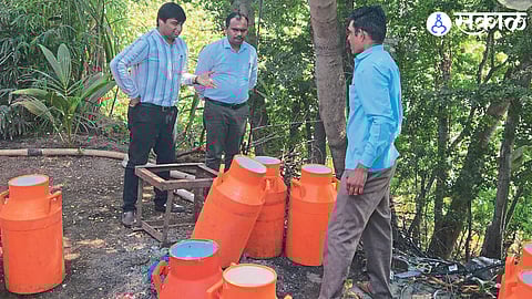 stock of adulterated milk worth Rs 48000 seized in niphad nashik adulteration news