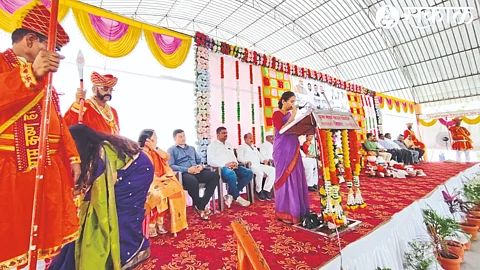 Speaking in the program, Minister Dr. Bharti Pawar. Mayor Sharda Kapse, Vice President Anil Kunde on the platform