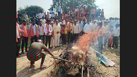 Funeral procession of symbolic statue of leaders