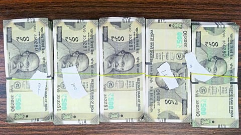 Fake Notes Seized Vishrambag Police