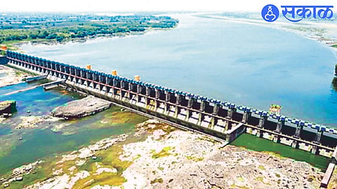 Hatnoor dam is 100% full this year for the first time. His photograph has been captured by drone photographer Kalu Shah.
