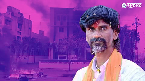 Maratha Reservation : बीडमध्ये आमदार संदीप क्षीरसागरांच्या घराला लावली आग; भुजबळांच्या कार्यकर्त्याचं हॉटेल पेटवलं