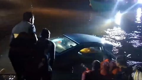 Google Map: मुसळधार पावसात गुगल मॅपचा वापर करत असाल तर सावधान! 2 डॉक्टरांना गमवावा लागला जीव