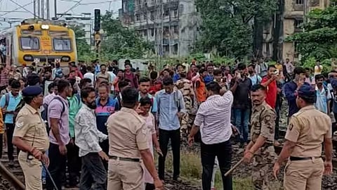 Diva Railway Station