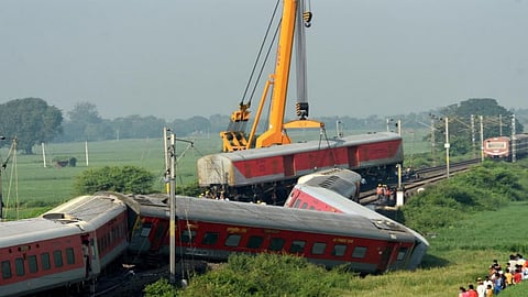 Bihar Train Accident:'ट्रेनचा वेग १२८ किमी, अचानक धक्का बसला अन् नंतर...'! बिहार रेल्वे दुर्घटनेमागचं कारण समोर