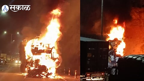 Pune Accident : कंटेनर-ट्रकचा भीषण अपघात; आगीत चौघांचा जळून मृत्यू , नवले ब्रिज परिसरातील घटना