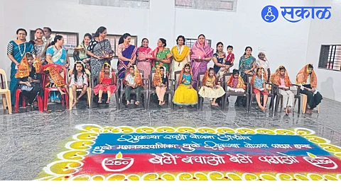 Mayor Pratibha Chaudhary, Commissioner Amita Dagde-Patil, Bharti Mali, Jayashree Ahirrao, Vaishali Shirsat, Mayadevi Pardeshi, Deputy Commissioner Dr. Sangeeta Nandurkar etc.