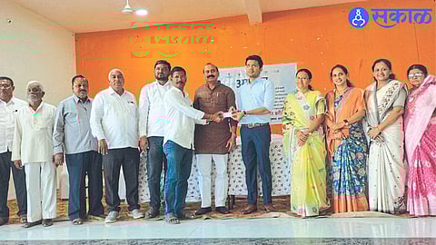 CEO Shubham Gupta while distributing Abha cards to villagers under Ayushman Bhava campaign in Ayushman Gram Sabha. Neighbor Pvt. Arvind Jadhav, Shalini Bhadane etc.