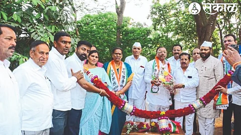 Kondaji Awad, Gajanan Shelar, Purushottam Kadlak, Bhaskar Bhagre etc. felicitated the working president Dattatraya Patil.