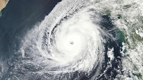 Cyclone Tej in Arabian Sea alert in mumbai when is it hitting City IMD alert marathi news