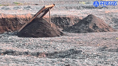 Dhule Crime News : शिंदखेडा तालुक्यात गौणखनिजाचे अवैध उत्खनन; महसूलच्या काहींच्या ‘मिलीभगत’चा आरोप