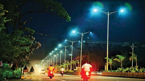 Nashik-Pune highway street lights battle of political credulity sangamner