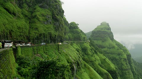 Mini Bus Accident at Varandha Ghat