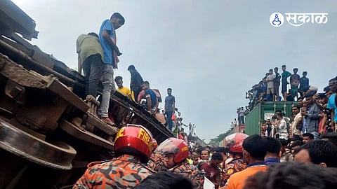 Bangladesh trains collide