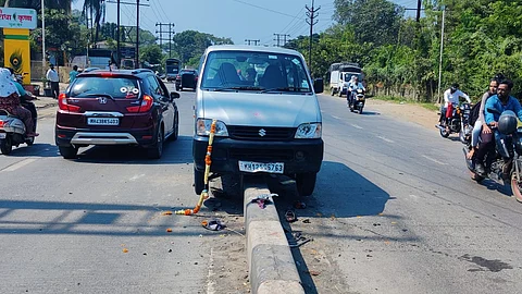 car-accident near nanded phata on sinhagad road Senior citizen injured police traffic pune marathi news
