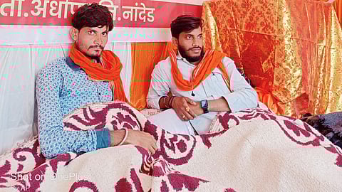 ardhapur 6 village youth protest for maratha reservation marathi news