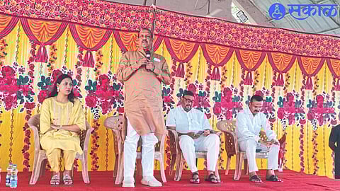 Neighboring Zilla Parishad Chairperson Dr. Supriya Gavit and others, while women and sarpanch-sub-sarpanch present in the second photograph.