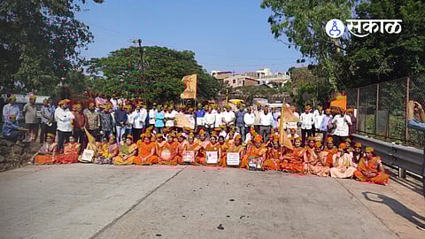 maratha community rasta roko andolan for maratha reservation at panhala