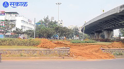 perimeter of Mumbai Naka Dwarka Circle will be reduced nashik news