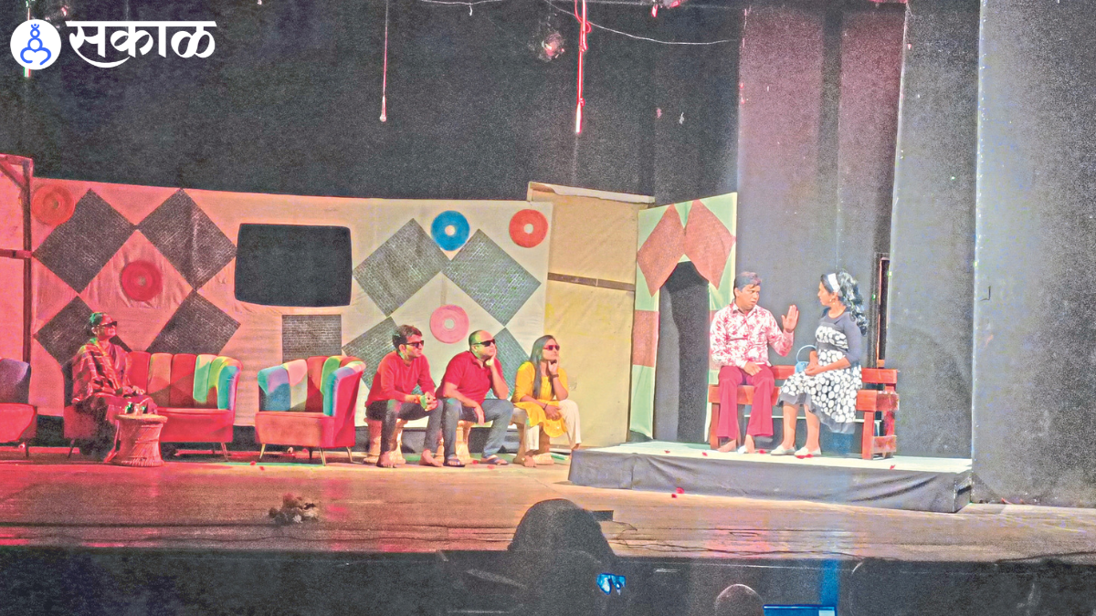An episode from the play 'Abhi To Main Jawan Hoon'.