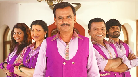 Ekda Yeun Tar Bagha Marathi Movie Released