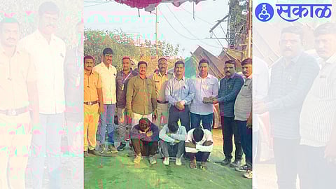 LCB action team with the thieves in custody at Sri Shiva Mahapuran Kathasthala.