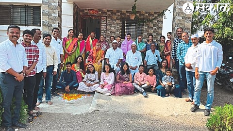 Senior leader of farmers association Ramchandrabapu Patil and all members while keeping the tradition of Diwali together with family