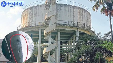 municipal aqueduct started leaking nashik news