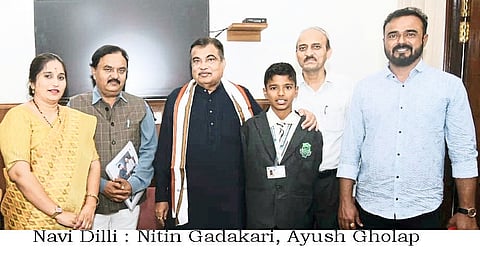 अपघात टाळण्यासाठी आयुष घोलपने तयार केला ‘सेंसर गॉगल’