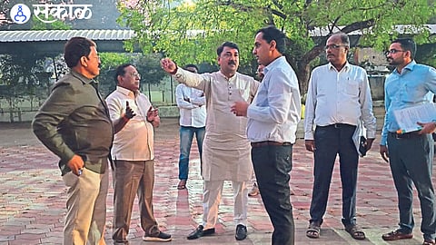 MP Unmesh Patil while inspecting the proposed site for the Technology Extension Center in the area of Government Tannariketan in the city on Friday.