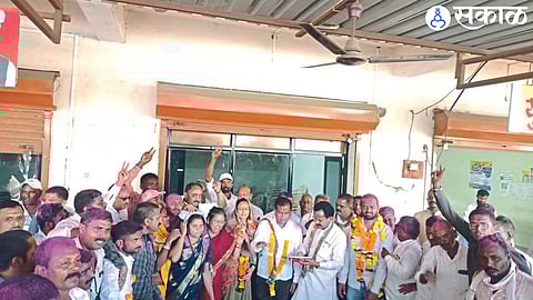 BJP officials present during the jubilation of the winning members of the Gram Panchayat elections.