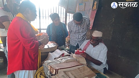 Maratha Samaj reservation question Community members from the district to search for Kunbi records.