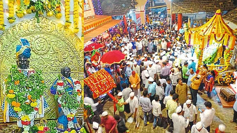 Kartik Ekadashi : स्वातंत्र्यवीर सावरकरांच्या चळवळीचं साक्षीदार राहिलेलं विठ्ठल-रखुमाई मंदिर सजलं; दर्शनासाठी मोठी गर्दी