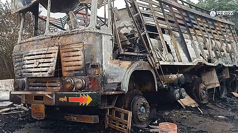 अरे बापरे: अचानक घेतला गाडीने पेट; १२ चाकी मालवाहू वाहन आगीत जळून खाक