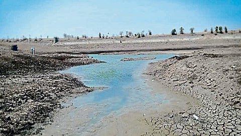 Latur Water Crisis water scarcity in jalkot taluk latur winter 90 percent water used