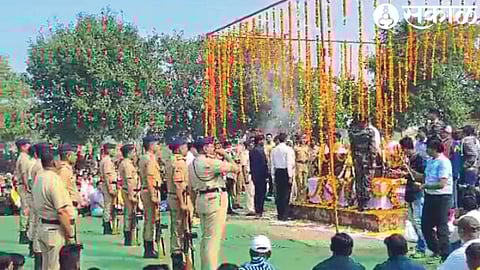 The last rites of martyred jawan Vinod Shinde at Rotwad in Dharangaon taluka were held on Sunday, a photograph on the occasion.
