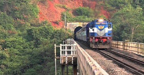 Konkan Railway: उत्तरकाशीमधील अपघातानंतर कोकण रेल्वे अलर्टवर, बोगद्यांच्या सुरक्षिततेसाठी घेतला मोठा निर्णय!