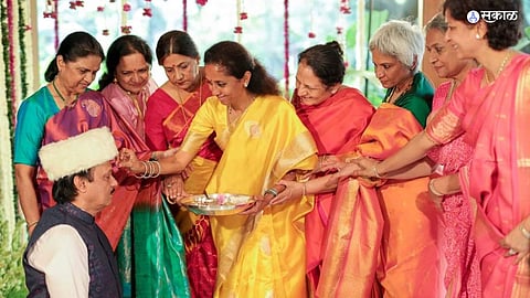 Bhaubeej 2023 : सुनेत्रा पवारांनी सुप्रिया सुळेंना दिली साडी भेट; खासदार सुळे म्हणाल्या...
