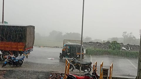 mumbai unseasonal rain diwali stall sellers weather rain forecast