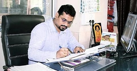 The story of Amol Shinde from Nagar Zilla Parishad running to the aid of the staff