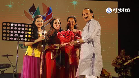 Ajit Pawar: दिल्लीत शाहांच्या भेटीनंतर बारामतीत अजित पवार, सुप्रिया सुळे एका मंचावर!