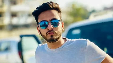 Youtuber Elvish Yadav : रेव्ह पार्टीत सापाचे विष! यूट्यूबर एल्विश यादववर गुन्हा; पाच जणांना पकडले, नऊ जिवंत साप जप्त