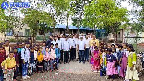 Angry parents put lock on zp school nashik news